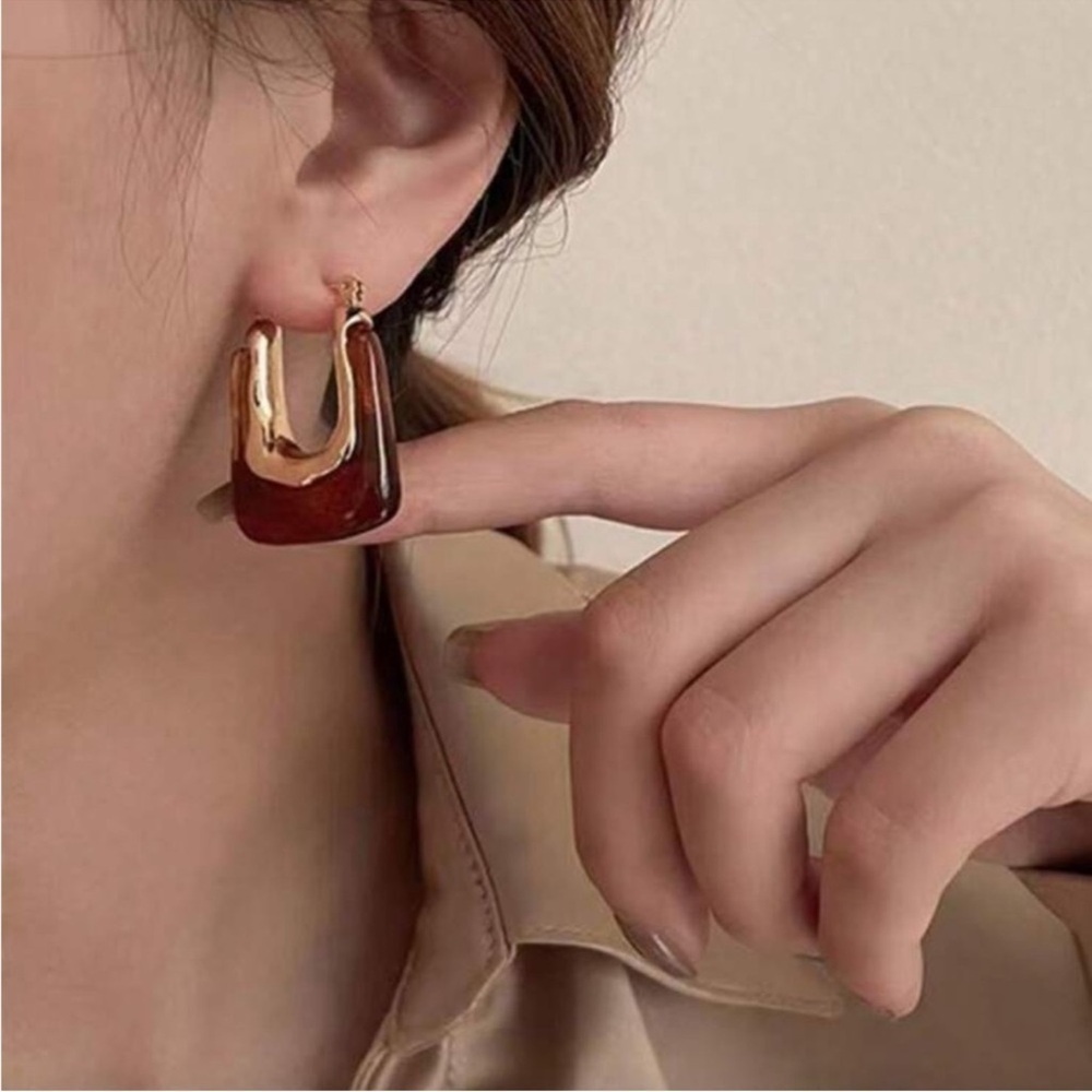 Minimalist Gold Brown Square Hoop Earrings - Picture 2 of 6
